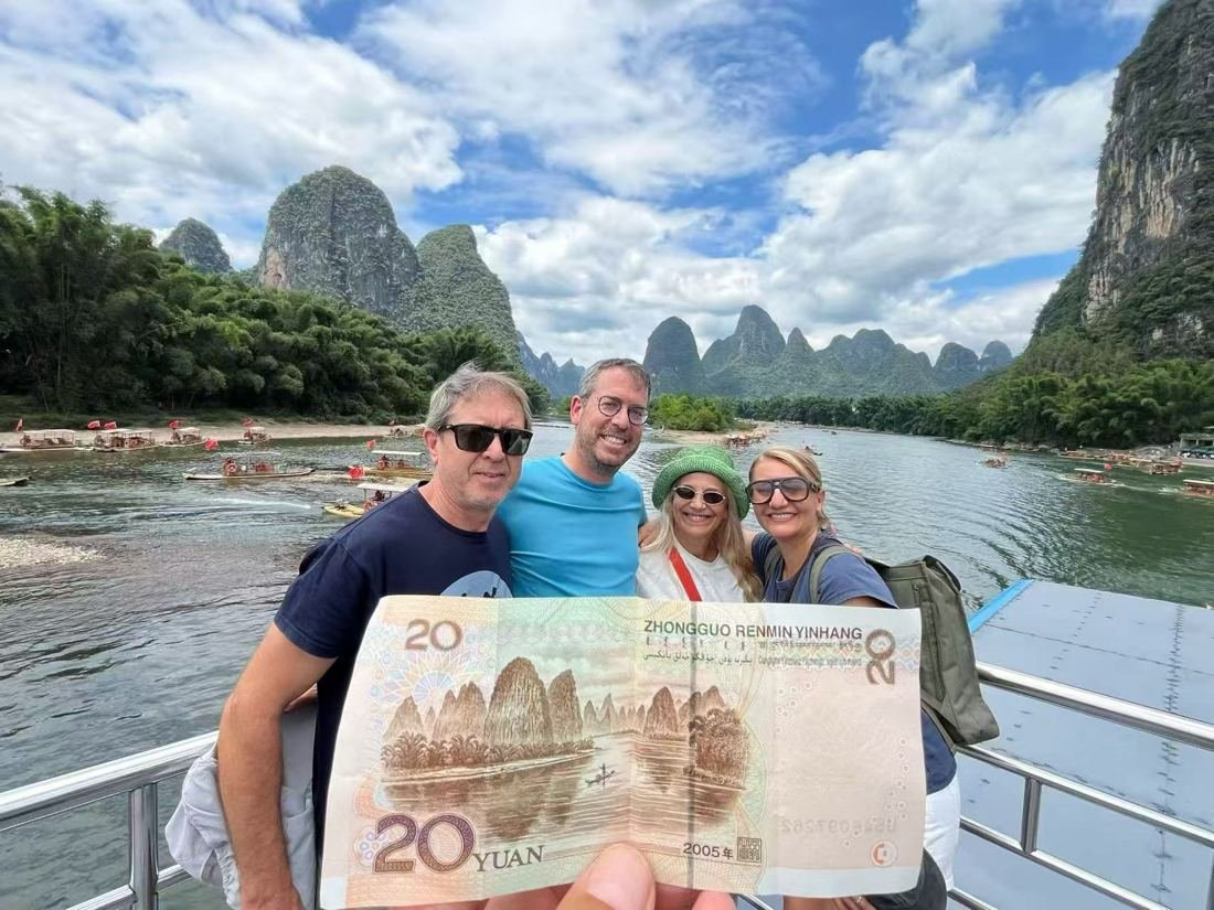 Li River cruise, Guilin · DE tour group