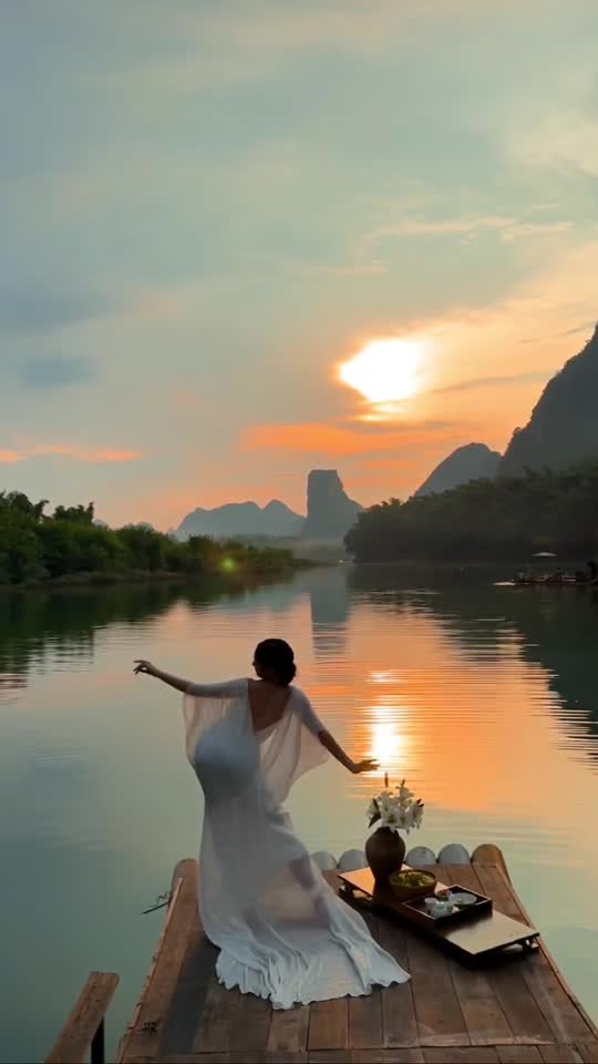 Sunset over the river in Yangshuo
